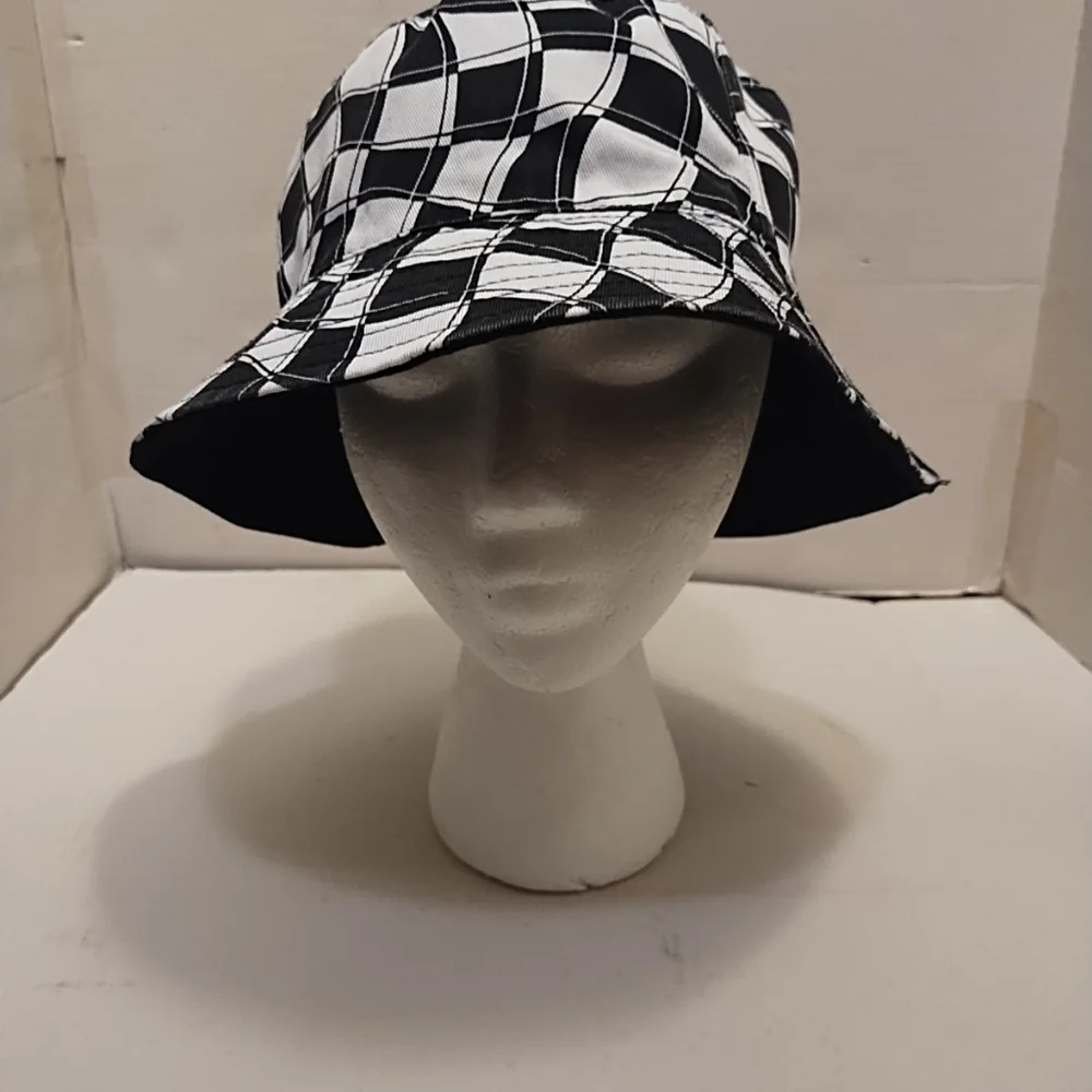 Black & White Patterned Kids Bucket Hat‎ Reversible